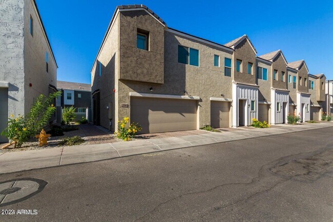 property at 2268 W Laurie Ln