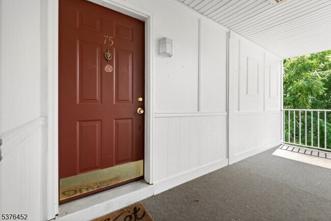 75 Rachel Ct in Franklin Township, NJ - Building Photo - Building Photo