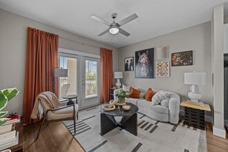 Cavalry at Liberty Hill in Georgetown, TX - Foto de edificio - Building Photo