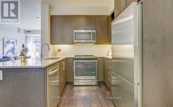 65 Oneida Crescent in Richmond Hill, ON - Building Photo - Building Photo