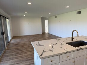 80076 Palm Cir Dr in La Quinta, CA - Building Photo - Building Photo