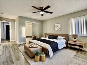 17132 Emerald Ln, Unit 4 in Huntington Beach, CA - Building Photo - Building Photo