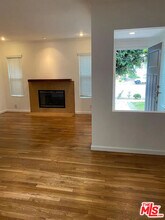 17429 Burbank Blvd in Los Angeles, CA - Building Photo - Building Photo