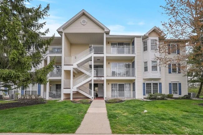 45 Amethyst Way, Unit Franklin Park 2 Bed Condo in Franklin Park, NJ - Building Photo - Building Photo
