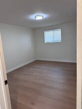 1734 Prospect Ave, Unit B2 in Hermosa Beach, CA - Foto de edificio - Building Photo