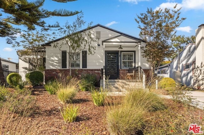 6521 W 81st St in Los Angeles, CA - Building Photo - Building Photo