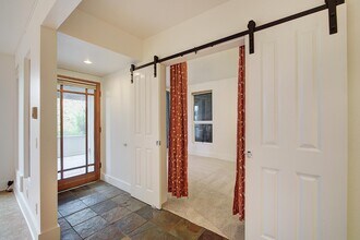 1038 Lakeview Blvd E in Seattle, WA - Building Photo - Building Photo