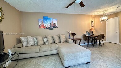 4260 Village Dr in Delray Beach, FL - Building Photo - Building Photo