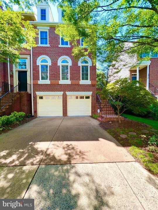 3910 Charles Ave in Alexandria, VA - Building Photo