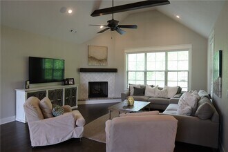 2200 NW Small Oaks St in Bentonville, AR - Building Photo - Building Photo