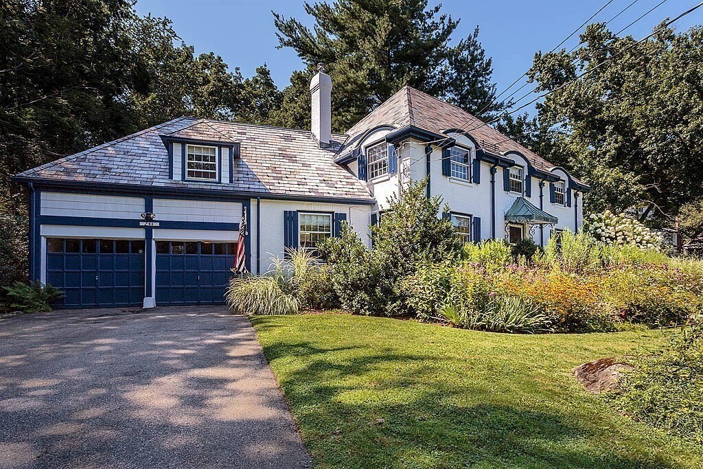 244 Clifton St in Belmont, MA - Building Photo