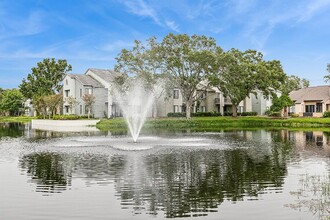 Huntington Place in Sarasota, FL - Building Photo - Building Photo