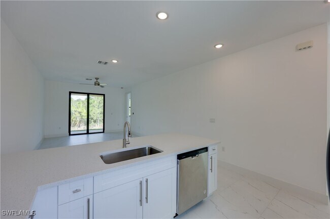 714-716 W 12th St in Lehigh Acres, FL - Building Photo - Building Photo