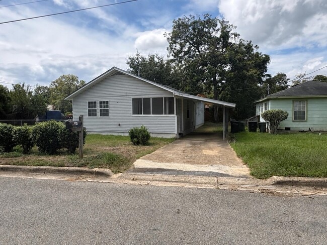 property at 923 Old Bainbridge Rd
