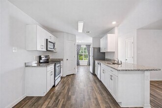 15689 Del Norte Dr in Conroe, TX - Building Photo - Building Photo