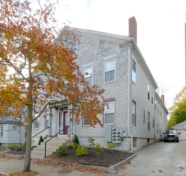 33 7th St in New Bedford, MA - Foto de edificio - Building Photo