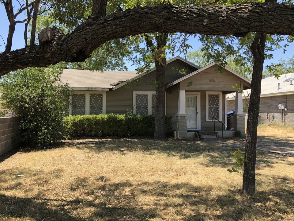 1615 Kenwood in San Angelo, TX - Foto de edificio