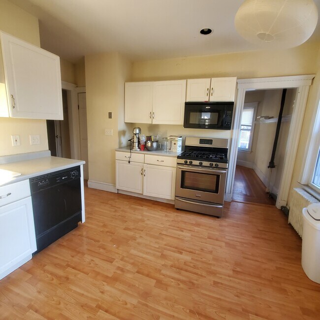 23 Peabody St Rentals in Newton, MA