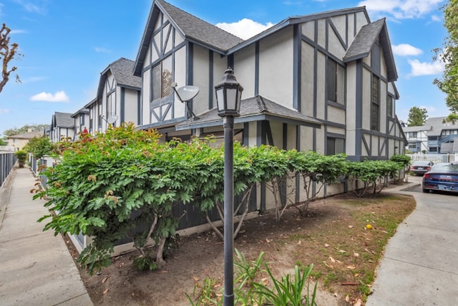 property at 3097 W Cheryllyn Ln