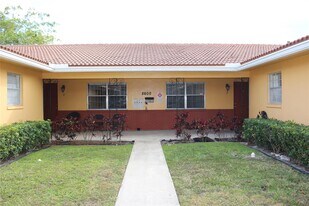 8600 NW 35th St, Unit 3 in Coral Springs, FL - Building Photo