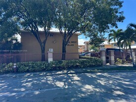 3384 W 80th St in Hialeah, FL - Building Photo