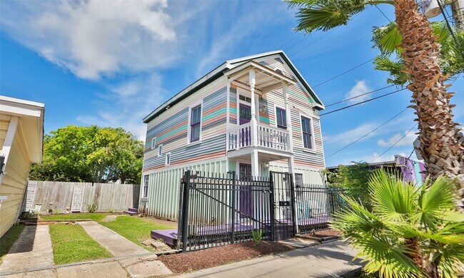 property at 1212 39th St