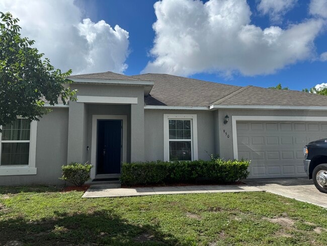 950 SW Nichols Terrace in Port St. Lucie, FL - Building Photo - Building Photo