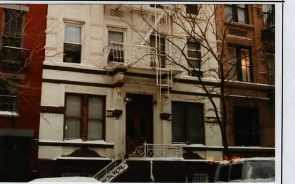 81 Perry St in New York, NY - Foto de edificio