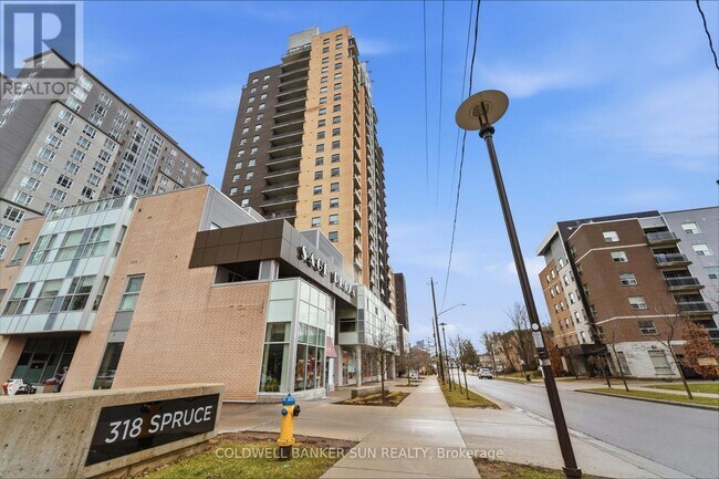 318 Spruce St in Waterloo, ON - Building Photo - Building Photo
