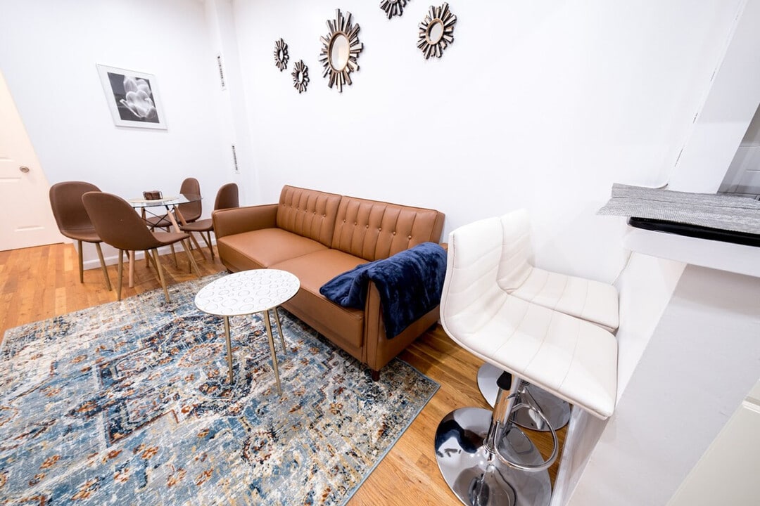 301e E 104th St in New York, NY - Building Photo