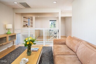 301 N Hudson Ave-Unit -B in Pasadena, CA - Building Photo - Building Photo
