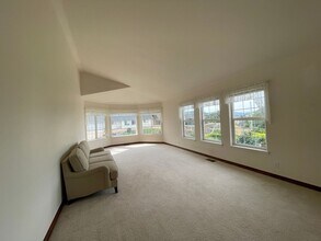 2885 W Juniper Ct in Roseburg, OR - Building Photo - Building Photo