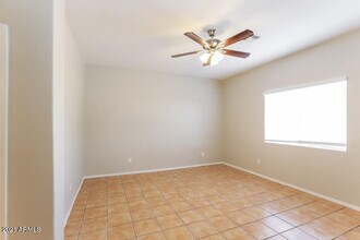 7102 W Hess Ave in Phoenix, AZ - Building Photo - Building Photo