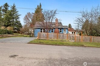 9501 Evanston Ave N in Seattle, WA - Building Photo - Building Photo