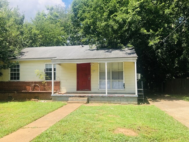 411 S Plymouth Rd NW