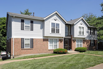 Greenmar Apartments in Fenton, MO - Building Photo - Building Photo