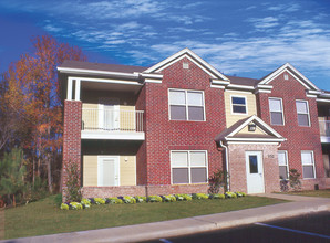 Weaver Fields Apartments in Memphis, TN - Building Photo - Building Photo