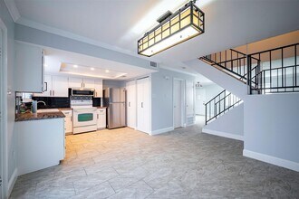 2352 Triway Ln in Houston, TX - Foto de edificio - Building Photo