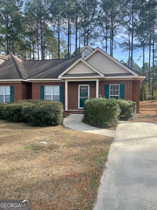 1114 Southbend Dr in Statesboro, GA - Building Photo