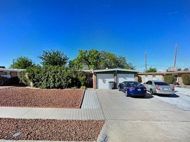 10516 Darin Rd in El Paso, TX - Building Photo - Building Photo