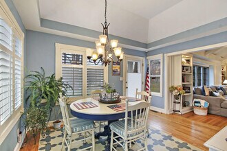 642 Agaming Rd in Fontana-on-Geneva Lake, WI - Foto de edificio - Building Photo