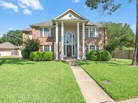 1227 Lake Estates Ct in Sugar Land, TX - Building Photo