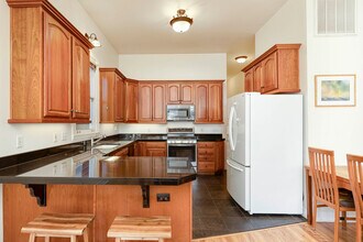 2152 NW Flanders St in Portland, OR - Building Photo - Building Photo