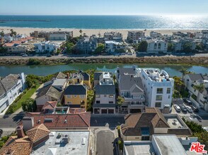 4811 Roma Ct in Los Angeles, CA - Building Photo - Building Photo
