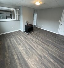 81 Merrifield St, Unit 1 in Worcester, MA - Foto de edificio - Building Photo