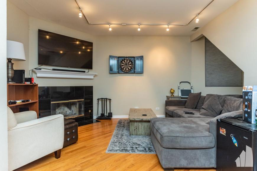 2849 N Southport Ave in Chicago, IL - Building Photo