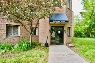 56 Donald St in Barrie, ON - Building Photo