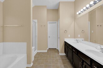 1803 Riane Ln in Houston, TX - Building Photo - Building Photo