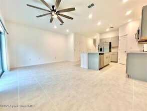198 Riverfront Wy in Edgewater, FL - Building Photo - Building Photo