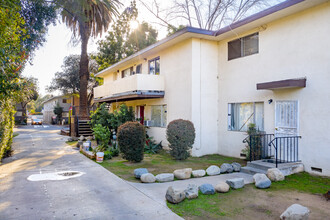 583 Marengo Ave in Pasadena, CA - Foto de edificio - Building Photo